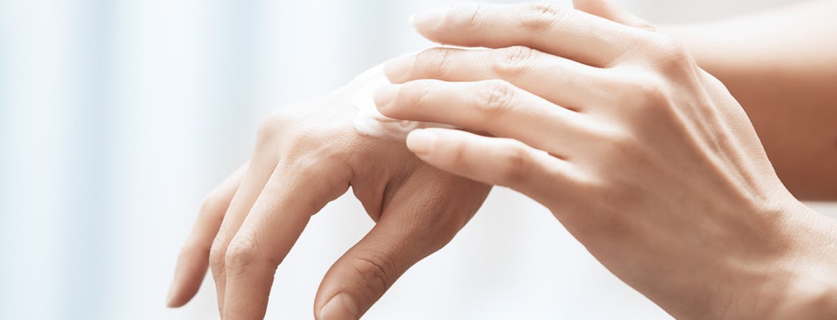 Trockene Hände durch häufiges Waschen? Diese Tipps helfen Ihnen.